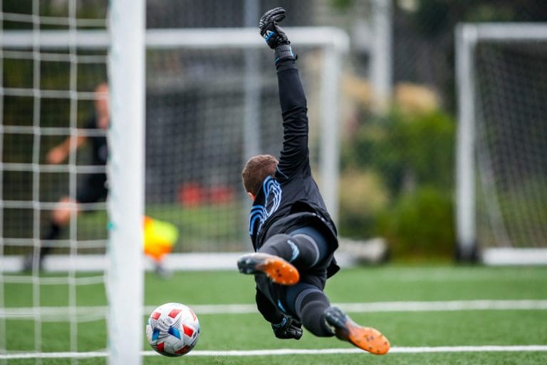 Young-goalkeeper-diving